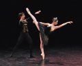 Guilherme Menezes and Lauretta Summerscales in Black Swan pas de deux