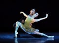 Hansuke Yamamot and Maria Kochetkova in Yuri Possokhovs Clasical Symphony